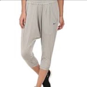 Nike W Avant Training Capri, L